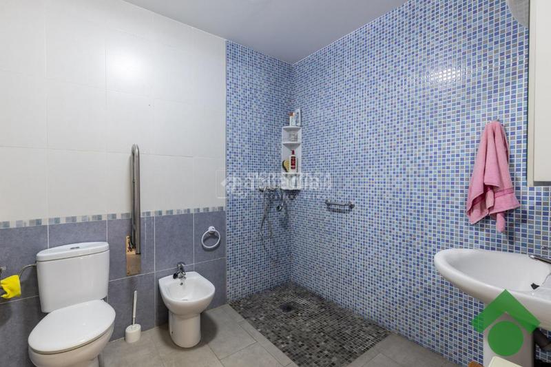 Foto dbeafad6-bb64-44e7-8b4f-d9291b86f4b0. Casa pareada casa en venta en Láchar