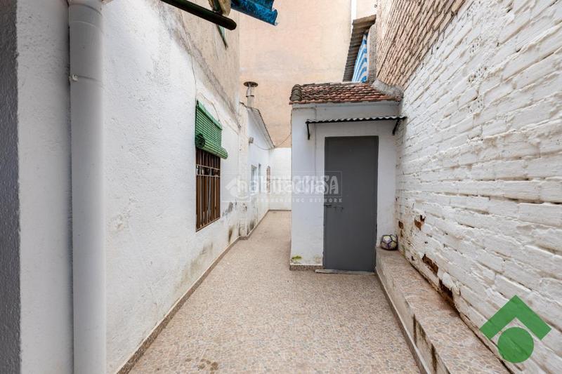 Foto f424e814-62e6-42ed-a6ea-3936e908f938. Casa pareada casa en venta en Láchar