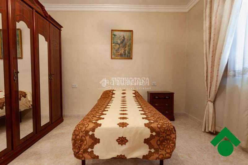 Foto 740b0dcf-8aad-4c73-a08d-41e2c71c9cb3. Maison jumelée dans Valderrubio