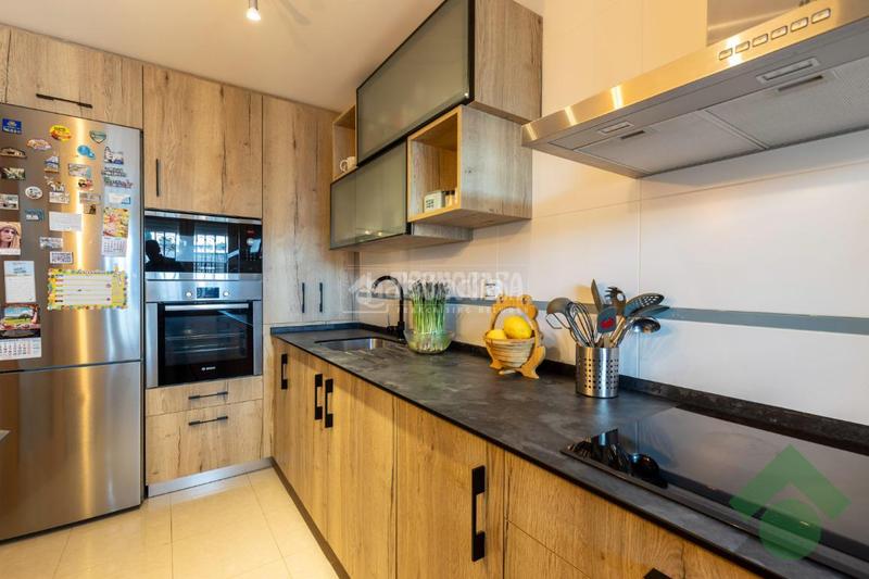 Foto b9e6b2da-6e4b-4ca9-805b-487e6caa7797. Piso  en venta en Láchar