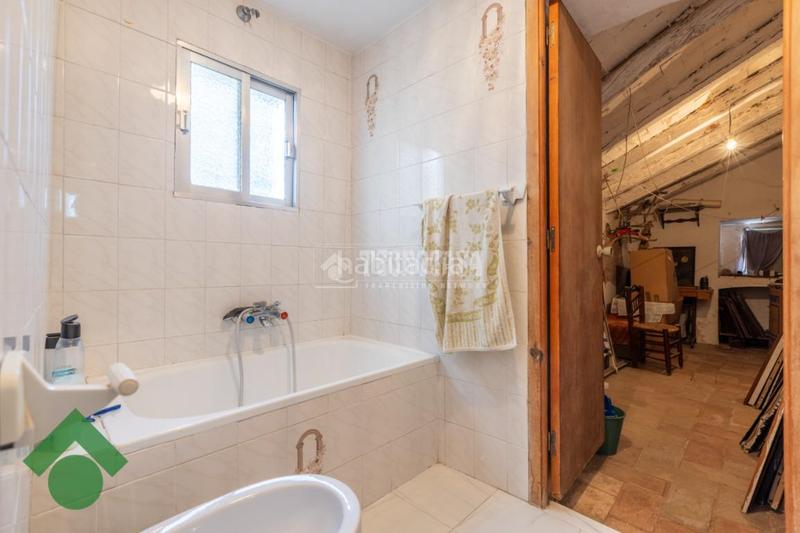 Foto c3255e03-6b9c-4b50-aed7-ac48a21ec8be. Casa pareada casa en venta en Montoro