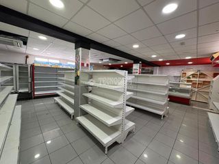 Local Comercial a Las Lagunas - Campano. Local comercial en venta en chiclana de la frontera