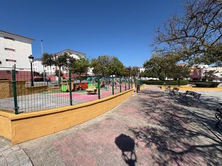 Casa aparellada a Núcleo urbano