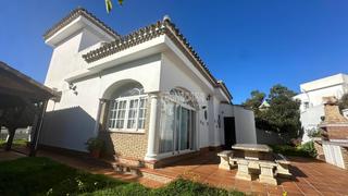 Haus in Las Lagunas - Campano. Casa en venta en chiclana de la frontera
