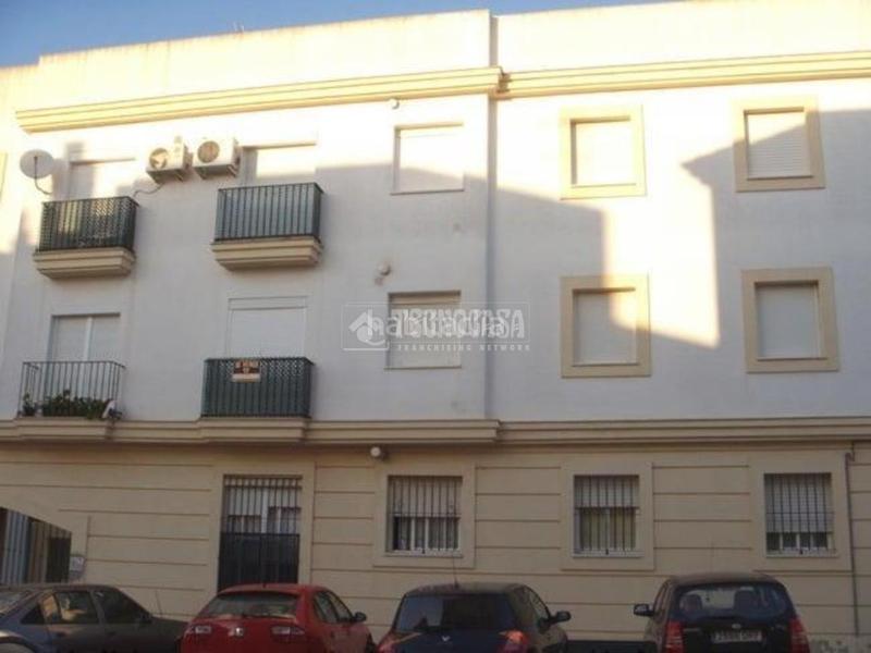 Foto e7255747-a144-4eaa-8536-59248e84fa2c. Pis a La Banda - Campo de Fútbol Chiclana de la Frontera