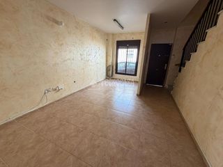 Casa aparellada a La Soledad. Casa en venta en chiclana de la frontera