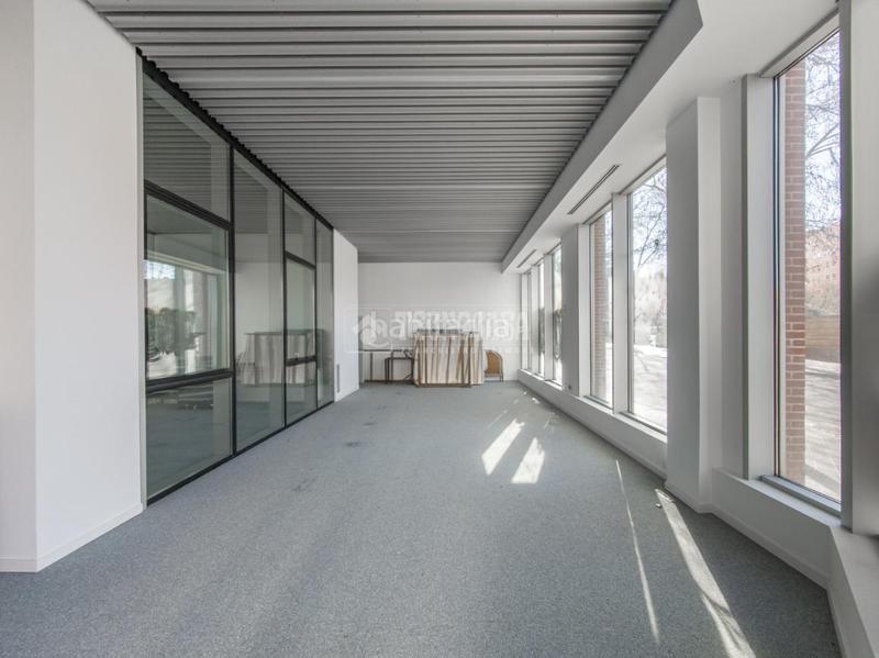 Foto 51c7f1c9-333b-4e51-8f9e-ea8f60680cad. Local comercial  en venta en Delicias Madrid