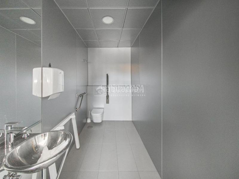 Foto 92ed10eb-7310-48e0-8194-5130b05cea04. Local comercial  en venta en Delicias Madrid