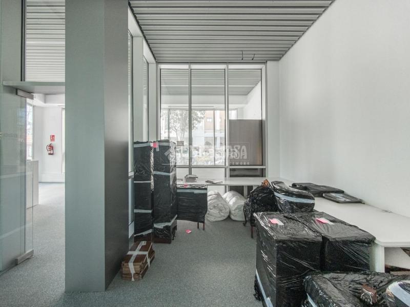 Foto e8605c63-17a1-4524-b0a8-8140809e2828. Local comercial  en venta en Delicias Madrid