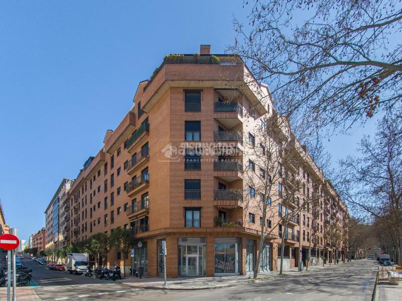 Foto f83d9d1d-5cde-4472-bb56-3727a0e9537e. Local comercial  en venta en Delicias Madrid