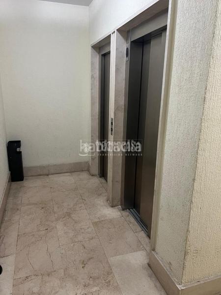 Foto 32927778-96b0-4374-a67e-a45dc01632e0. Parking coche boxplaza de garaje en venta en Delicias Madrid