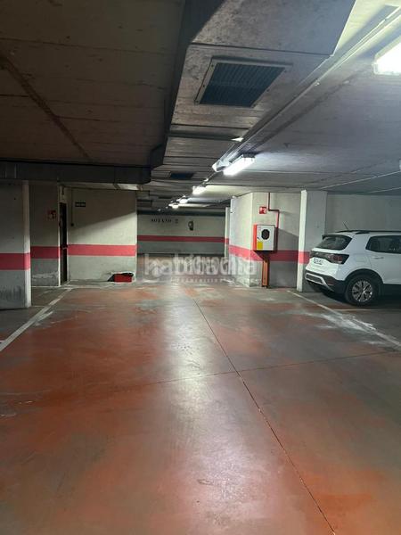 Foto 73ce3a3c-0ce1-4c5a-9cfc-11f22ad73ff2. Parking coche boxplaza de garaje en venta en Delicias Madrid