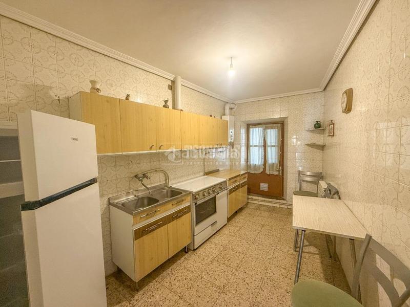 Foto b15588a5-4aa2-4c2f-a3b0-d7a9df2887dd. Casa in Parada de Rubiales