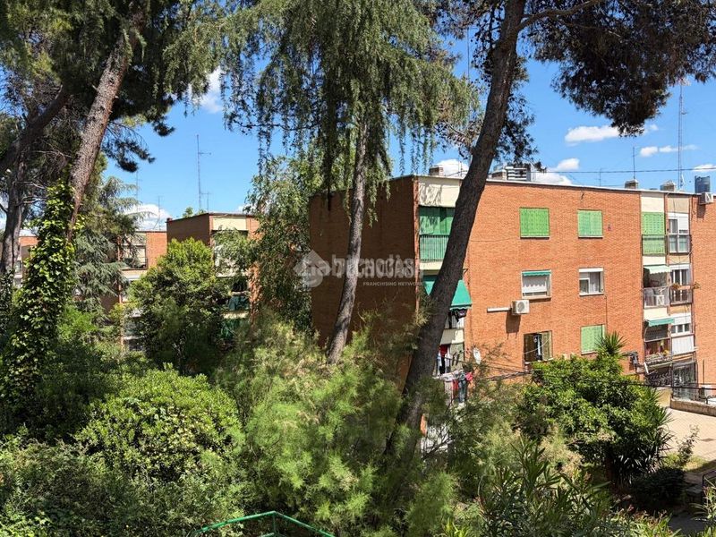 Foto 353768ac-43ac-49b6-9cb2-45f8e85a41c3. Pis a Valdezarza Madrid