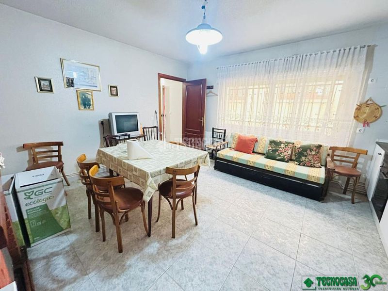 Foto 18505ac0-8749-468b-8dad-2ede41c4bb41. Casa aparellada amb calefacció a Arenal (El)