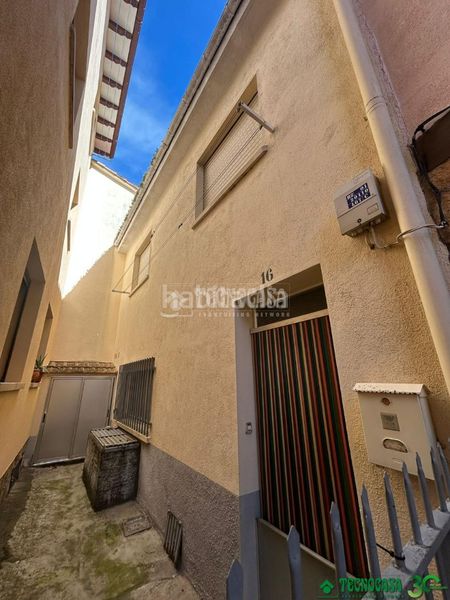 Foto 5019cc8f-d47f-4fb6-864d-9ce6b4dbadd4. Casa aparellada amb calefacció a Arenal (El)