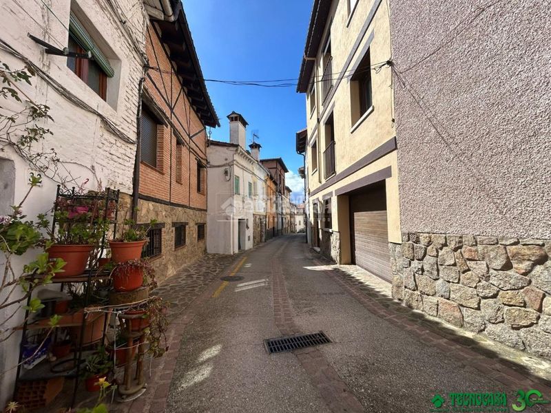 Foto 74f673ba-14b8-4f94-a72e-99d17dc04bbc. Casa aparellada amb calefacció a Arenal (El)