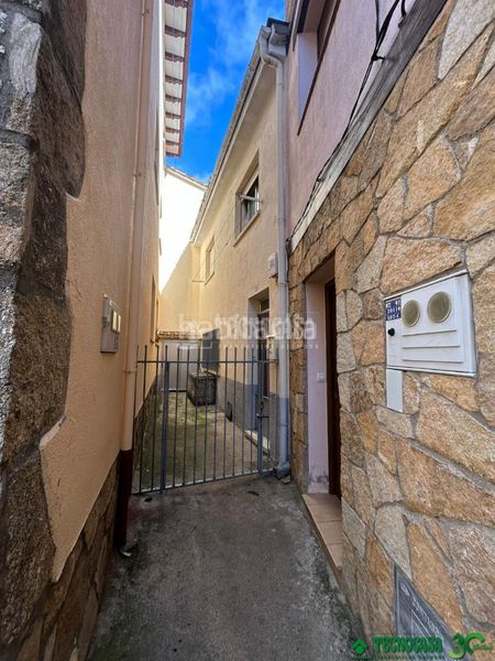 Foto 9057016c-3abc-4bc3-a719-b3af50e90e23. Casa aparellada amb calefacció a Arenal (El)