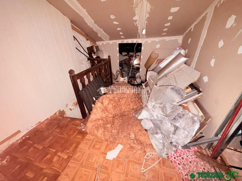 Foto dc7c5c28-3520-40b9-823b-080594f0f4e1. Casa aparellada amb calefacció a Guisando
