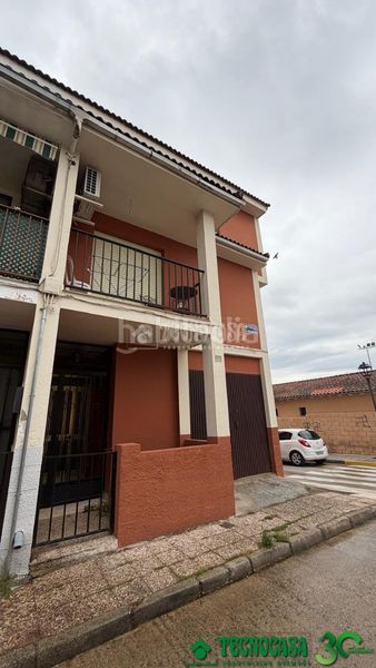 Foto 44562923-8680-46d9-b84b-dde20afa7c4f. Casa aparellada a Candeleda