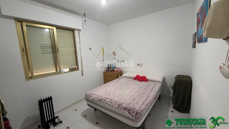 Foto c8bc43bc-5919-4d1b-9e7e-1cbe6004a1fc. Casa aparellada a Candeleda