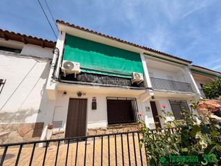 Casa aparellada a Lanzahíta. Casa en venta en lanzahíta