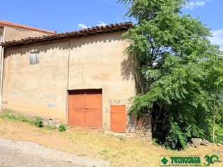 Doppelhaus in Mombeltrán. Casa en venta en mombeltrán