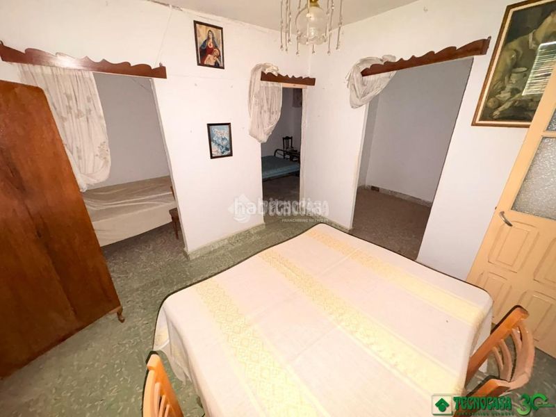 Foto c6558567-6e83-46cc-92bf-82014614f615. Casa aparellada a Arenal (El)