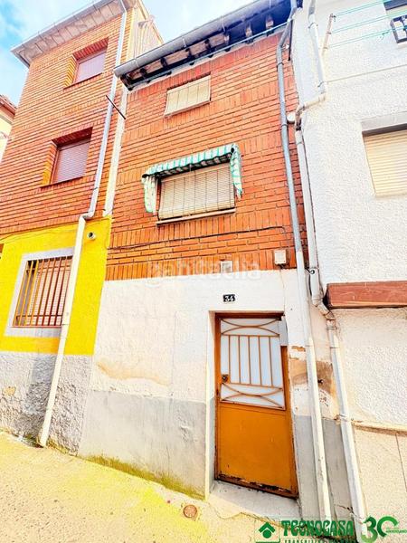 Foto edd1dd66-8466-48a4-9ce7-1d2c15948433. Casa pareada casa en venta en Candeleda