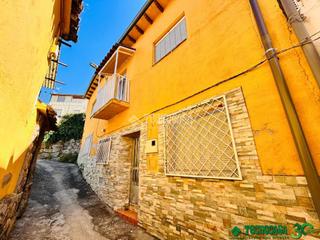 Maison jumelée à Arenas de San Pedro. Casa en venta en arenas de san pedro