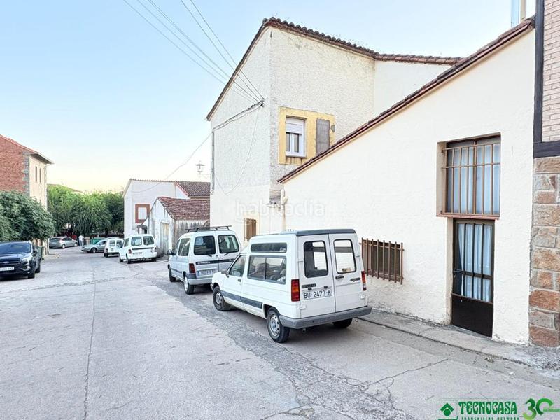 Foto 0678ba96-5d66-426a-b15a-adc44f5b8787. Casa aparellada a Arenal (El)