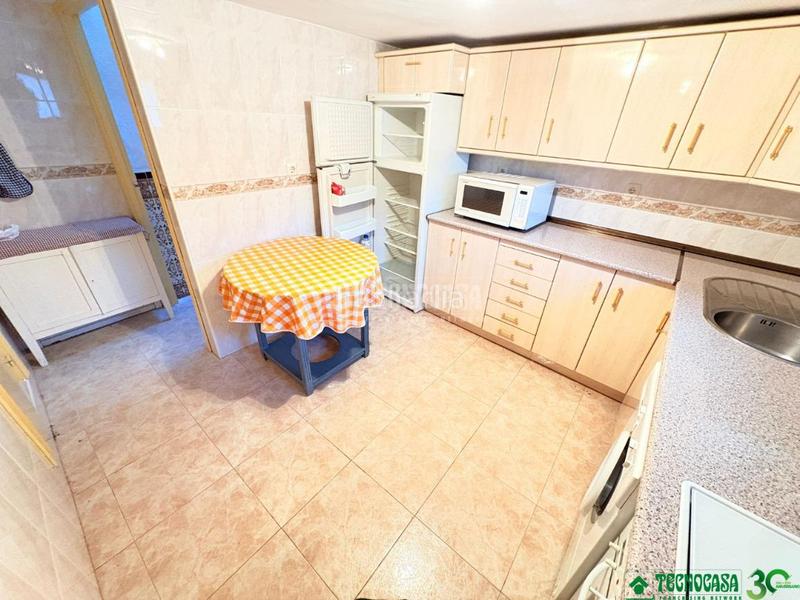 Foto 38e7e195-7ca5-49e8-a98a-e8680c6292dd. Casa aparellada a Arenal (El)