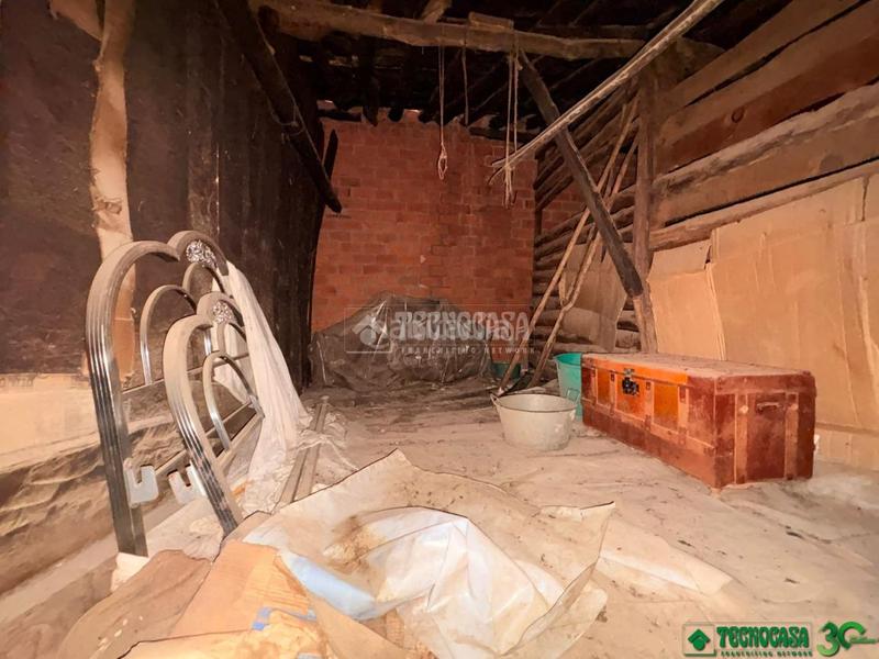 Foto f7e82f37-fabd-4770-9187-b25df0f9e0ab. Casa aparellada a Arenal (El)