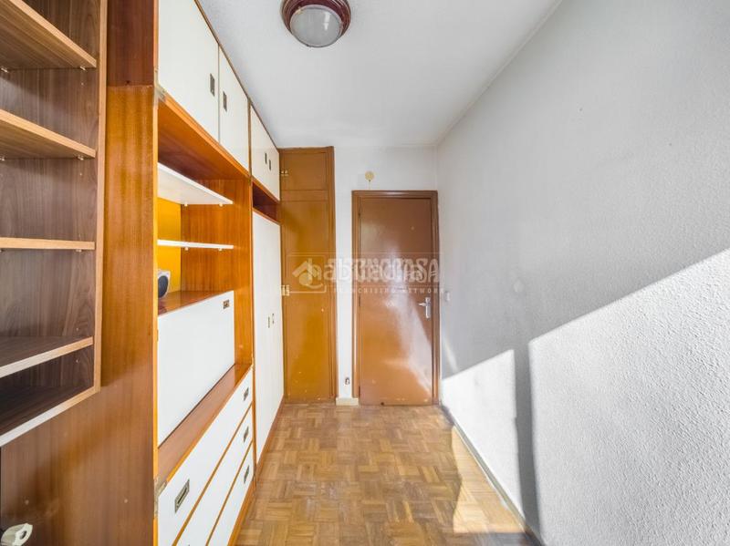 Foto 6ee4f48a-0bf8-41b9-b3ec-2a9f580b45a3. Pis a Ventas Madrid