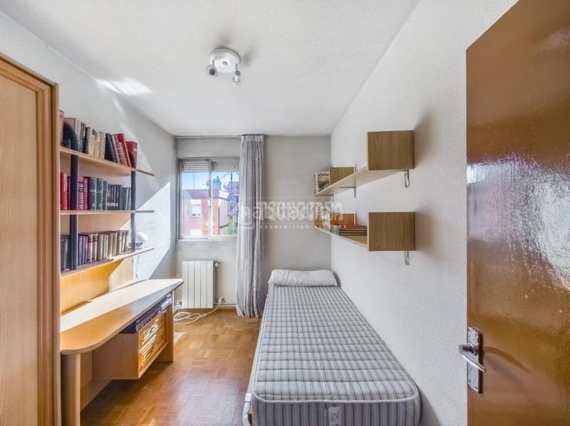 Foto c242ce8f-af97-41fe-b96f-e102d60eff7b. Pis a Ventas Madrid