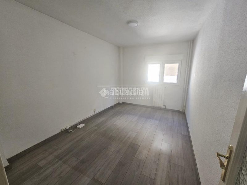 Foto 1307f00e-ccd5-471b-8824-d421d37900b7. Pis a Opañel Madrid