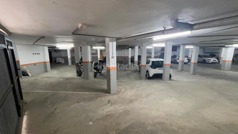 Foto bf9deea4-e013-4cf5-99e1-892e880e4d6c. Car parking in Cunit diagonal Cunit