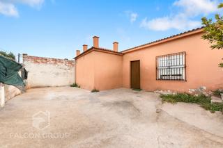 Country house in Plaça polígon 46