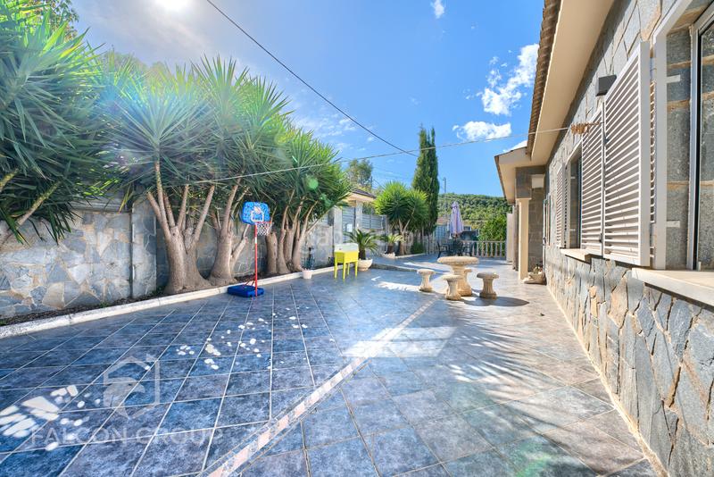 Foto 033386aa-a9b9-44d7-a611-443fa283d60a. Chalet avec chauffage parking piscine dans Canyelles