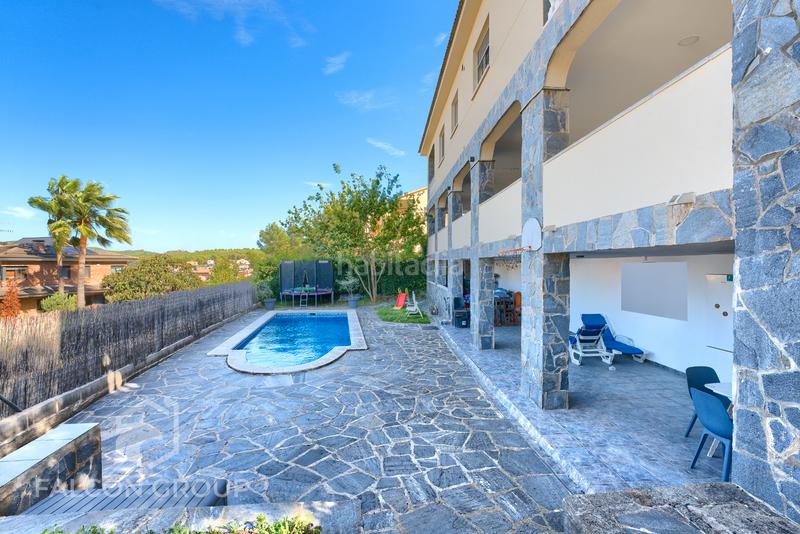 Foto 4937f2ca-6b3b-4c59-b2f4-58dd872e8694. Chalet avec chauffage parking piscine dans Canyelles