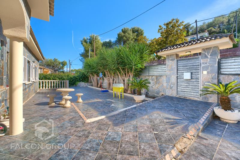 Foto 5c68e397-3e41-486a-9542-742b8c689bd1. Chalet avec chauffage parking piscine dans Canyelles