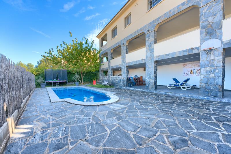 Foto b78543c5-ebf5-4ccf-ab8e-69e65ba7fa05. Chalet avec chauffage parking piscine dans Canyelles