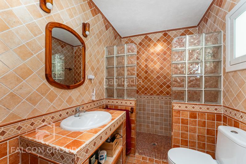 Foto dba0c5c3-e0f7-41aa-a497-11e4c2bfee4e. Chalet avec chauffage parking piscine dans Canyelles