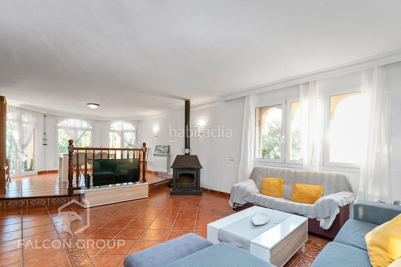 Foto 6d51bc22-b433-4431-914e-1822ce3a67dd. Chalet con camino riscaldamento parcheggio in Castellet i la Gornal
