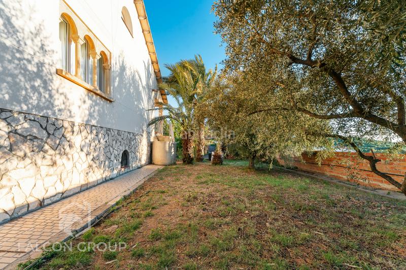 Foto cf2e1857-af6a-45c6-9ff1-0c5b04d7d4b9. Chalet con camino riscaldamento parcheggio in Castellet i la Gornal