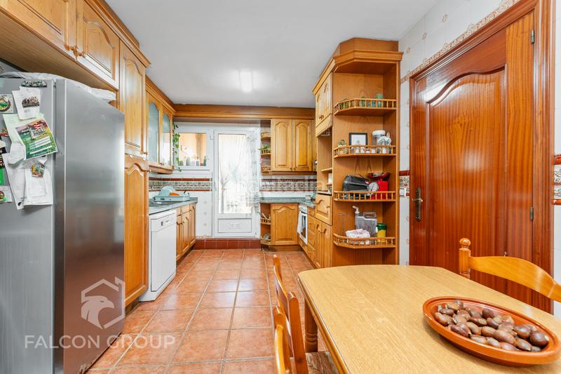 Foto f1dac075-da8a-494e-9a20-a6297c448d97. Chalet con camino riscaldamento parcheggio in Castellet i la Gornal