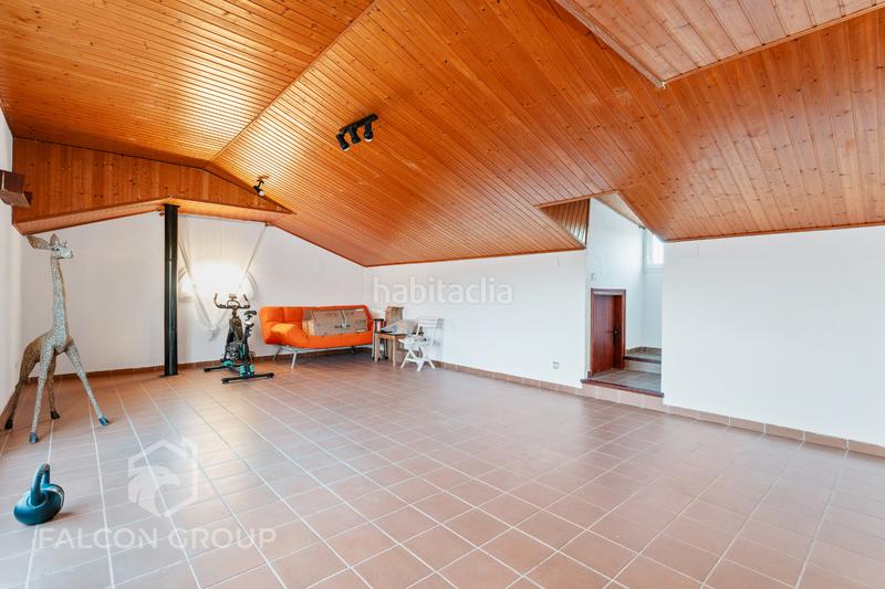 Foto f36340e2-2557-48f0-b9bc-fd926f17ec07. Chalet con camino riscaldamento parcheggio in Castellet i la Gornal