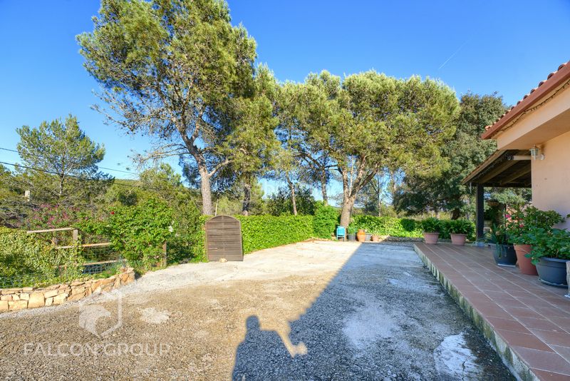 Foto 2141b250-b3c7-4f89-8af1-251865bf1fc5. Maison avec chauffage parking dans Querol