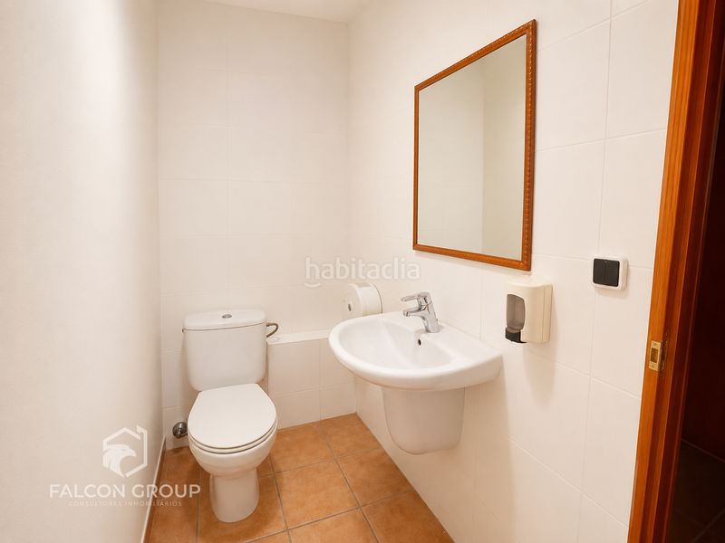 Foto c24e22ac-e41b-4e90-b633-6d0f7ae180da. Local comercial a Castell-Poble Vell Castelldefels