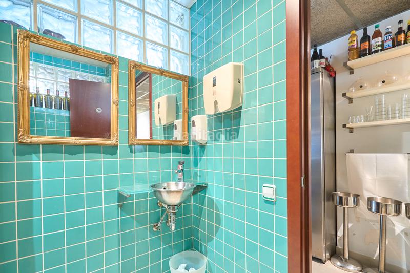 Foto a2bf711d-0210-4888-921c-1ca5c26d3de7. Pas-de-porte local commercial avec chauffage dans Barri de Mar Vilanova i la Geltrú